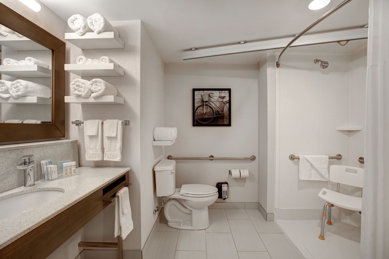Bathroom 4, Ramada by Wyndham St. Paul AB, Division No. 12