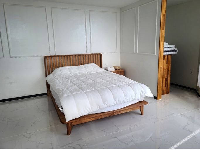 Bedroom, Aura Butik, Ulleung