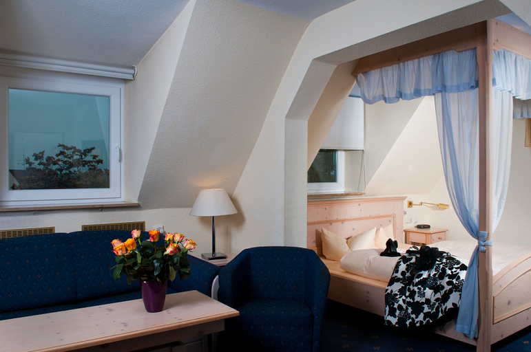 Bedroom 4, Burghotel Stammhaus, Nürnberg