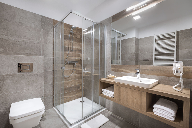 Bathroom 4, Blue Mountain Resort, Jelenia Góra