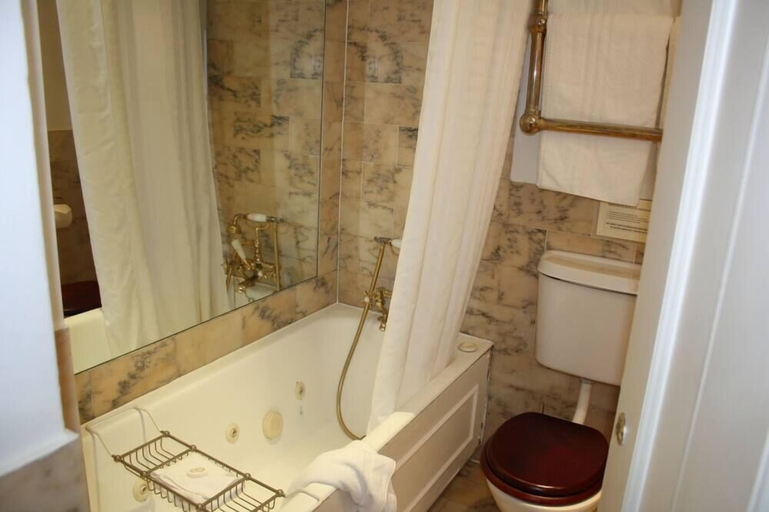 Bathroom 4, The Abbey Court Notting Hill, London
