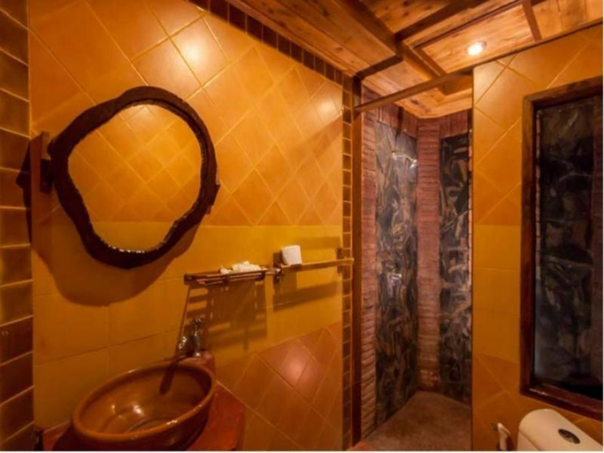 Bathroom, Phupha Aonang Resort and Spa, Mueang Krabi