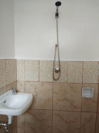 Bathroom, Nelmann's Nipa Huts, San Vicente