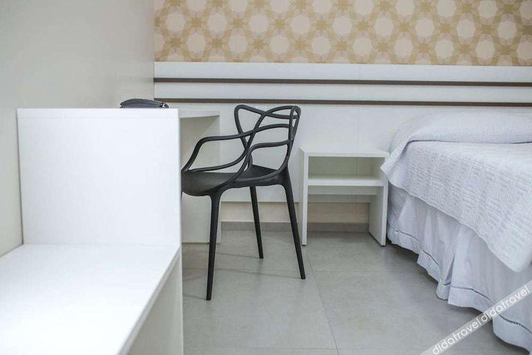 Bedroom 2, HPR Executive, Vitorino
