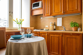Others 4, Piave Apartment, Rome
