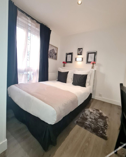 Others 2, Hôtel le 23, Hauts-de-Seine