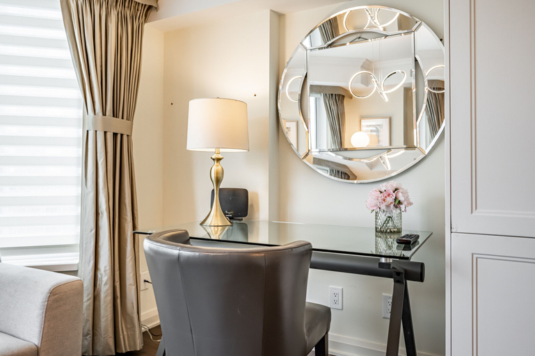 Others 4, Avalon Suites Yorkville, Toronto