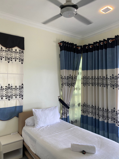 Bathroom 5, Che Beach House, Kuala Terengganu
