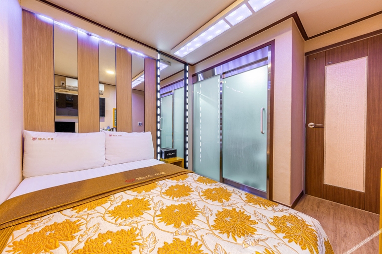 Bedroom 3, Gwangmyeong Wellness, Guro