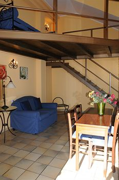 Others 4, Residence dei Baroni, Syracuse