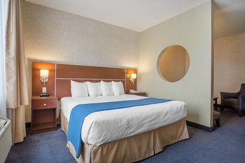 Others 3, Spark by Hilton Montreal Brossard, Champlain