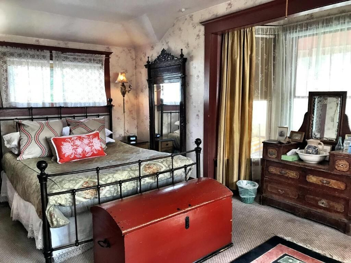Bedroom 3, Historic Skagway Inn, Skagway-Yakutat-Angoon