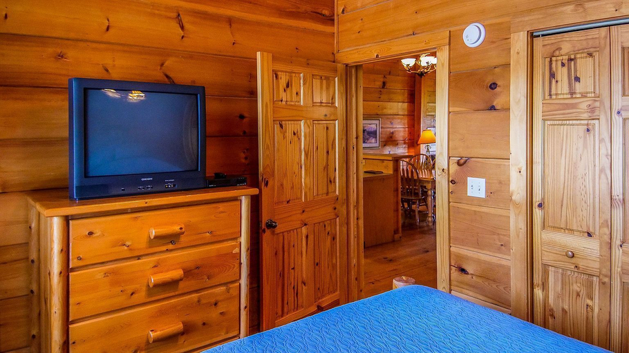 Room 2, Grandview Experience Lodge, Van Buren