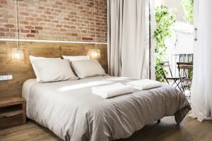 Other 5, Cien, Barcelona