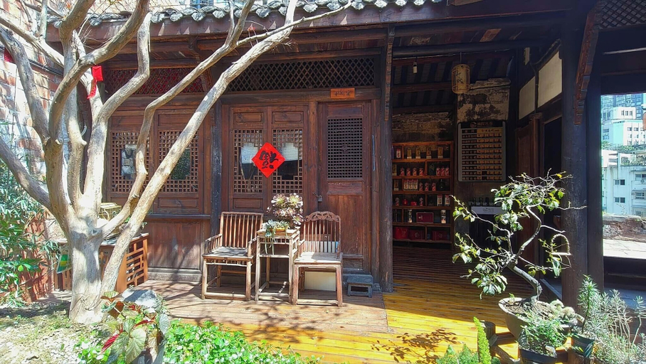 Primary image
