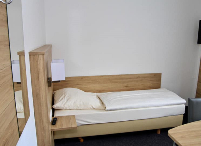 Others 4, LILTON Hotel Zuffenhausen, Stuttgart