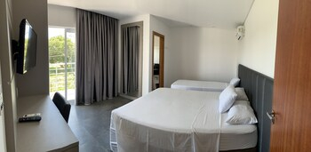 Others 2, Hotel Conchas, Penha