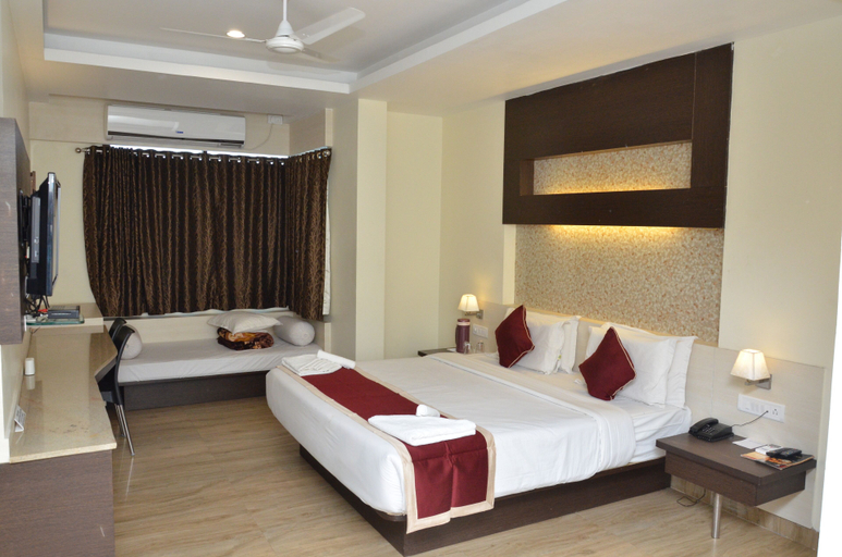Bedroom 2, Hotel Adarsha Palace, Belgaum