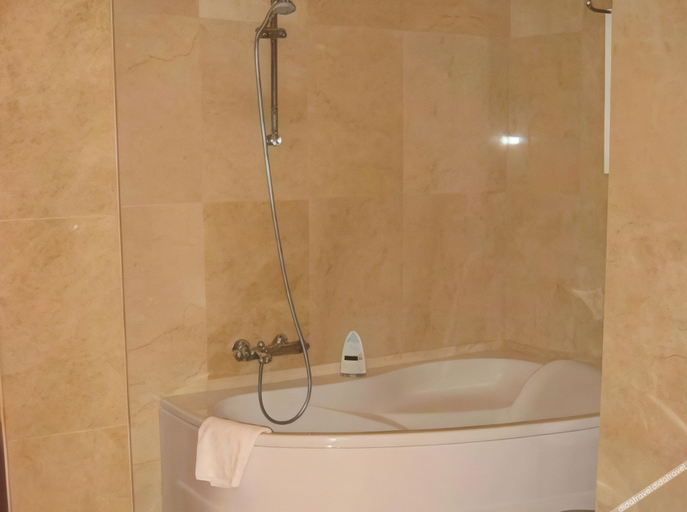 Bathroom 3, Hotel Dona Urraca, Zamora