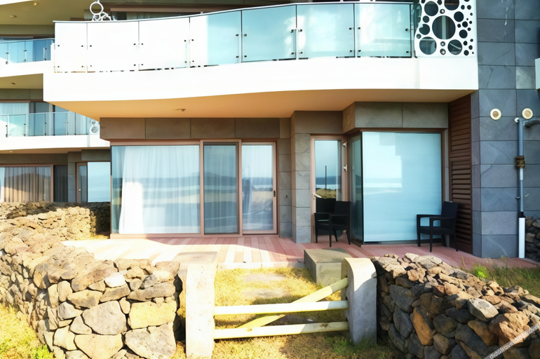 Exterior & Views 1, Jeju Ocean Star Condominium, Seogwipo