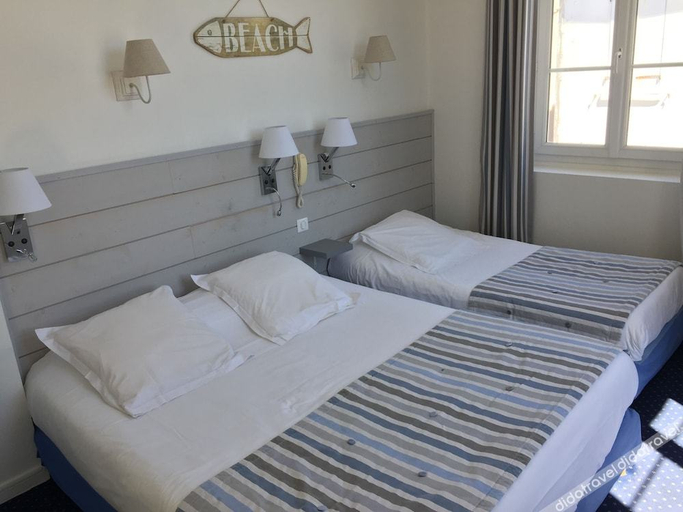 Bedroom 2, Hotel Le Square, Charente-Maritime