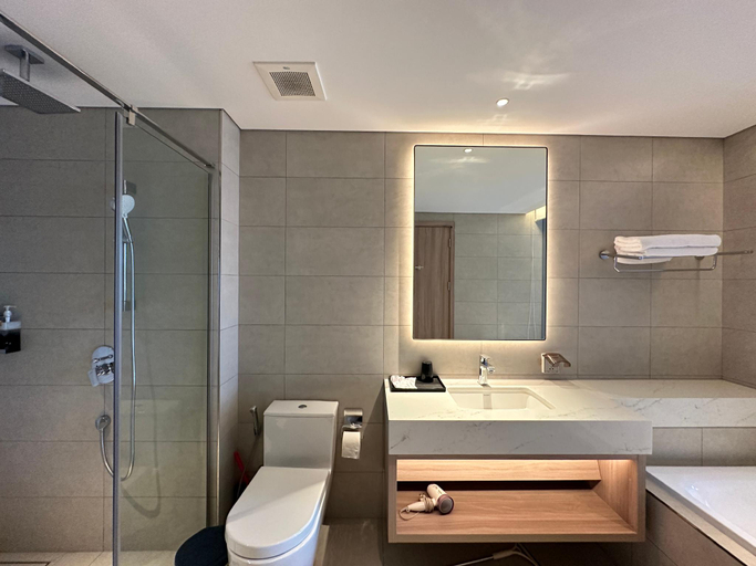 Bathroom 2, À La Carte Hạ Long Teri Apartment , Hạ Long