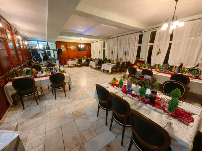 Food & Drinks, Hotel Select, Livadia