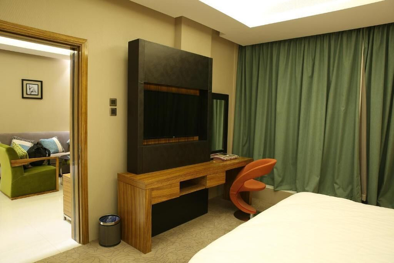 Bedroom 3, Quetzal Aparthotel, Riyadh