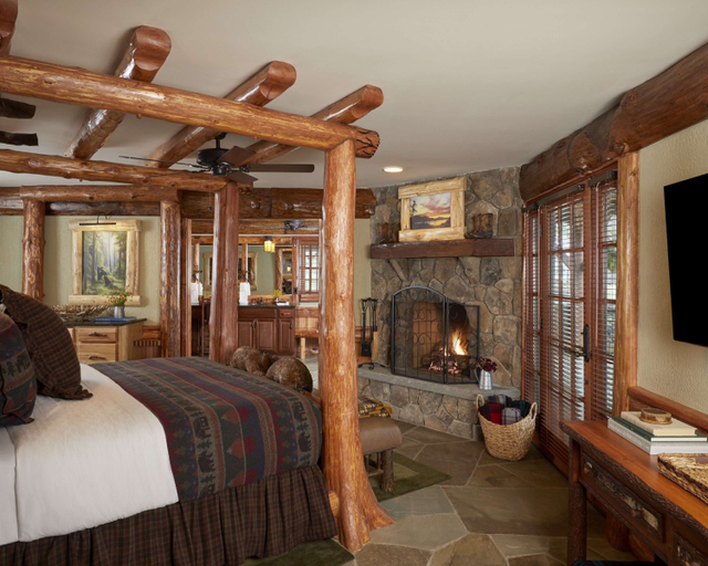 Others 3, The Chatwal Lodge, Sullivan