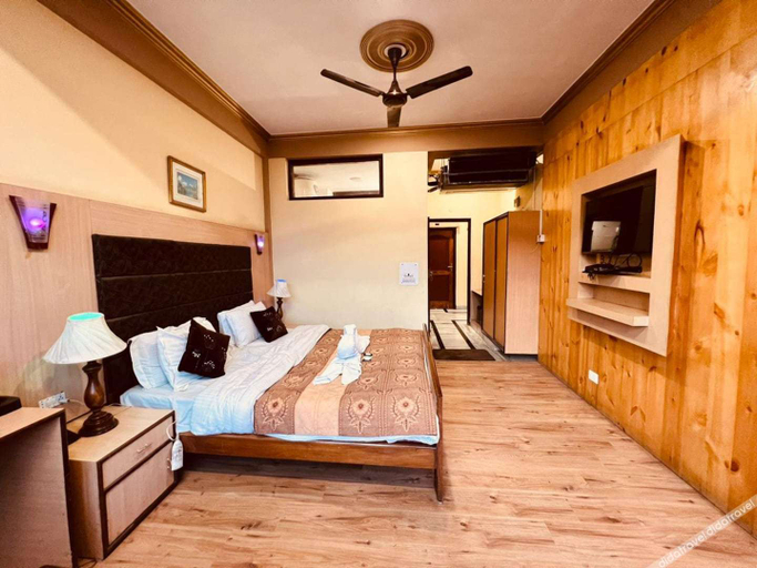 Others 4, Hotel New Mamta, Srinagar