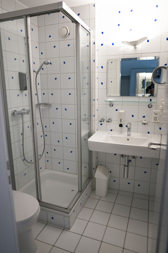 Bathroom 3, Swiss Hotel La Couronne, Broye-Vully