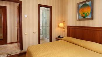 Others 5, Piave Apartment, Rome