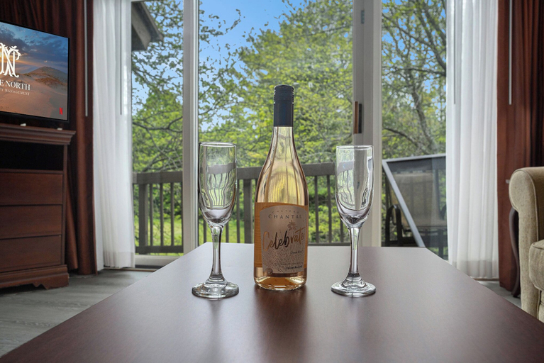 Food & Drinks 5, 2 King BDR with a Loft Golf Course 5569, Grand Traverse