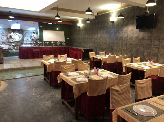 Food & Drinks 5, Mash Flora Fountain, East Sikkim