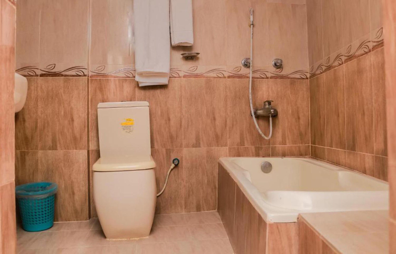Bathroom 4, Central Inn City Center Dhaka, Dhaka