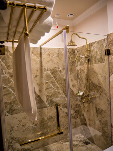 Bathroom 4, Hotel Boka, Tiranës