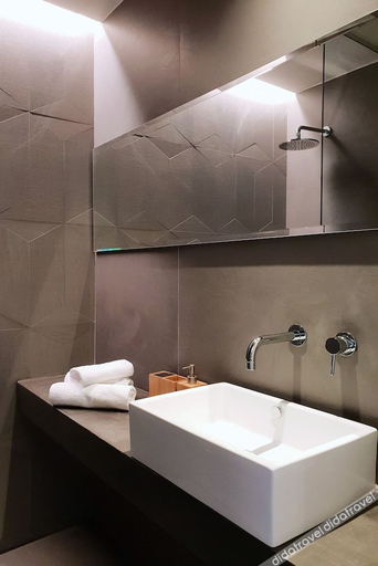 Bathroom 3, Cavour Urban Rooms, Rome