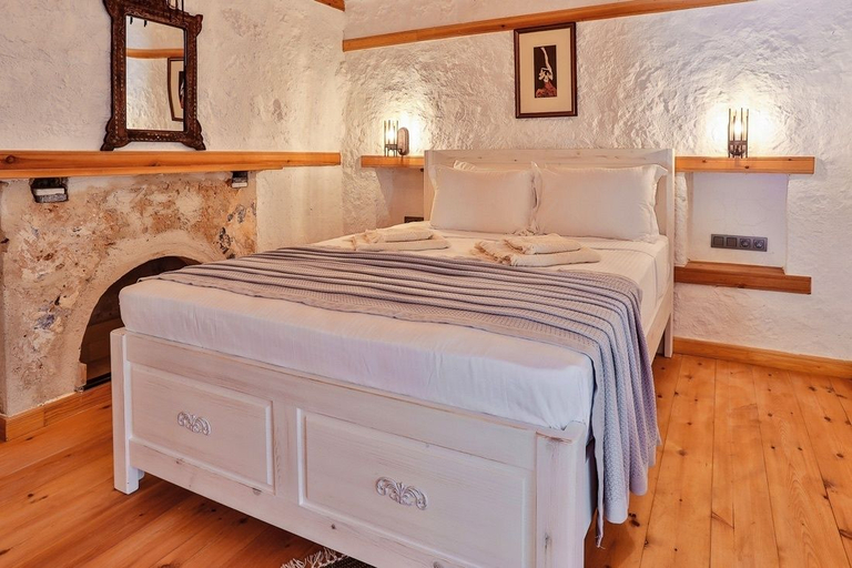 Others 4, Pier House, Kaş