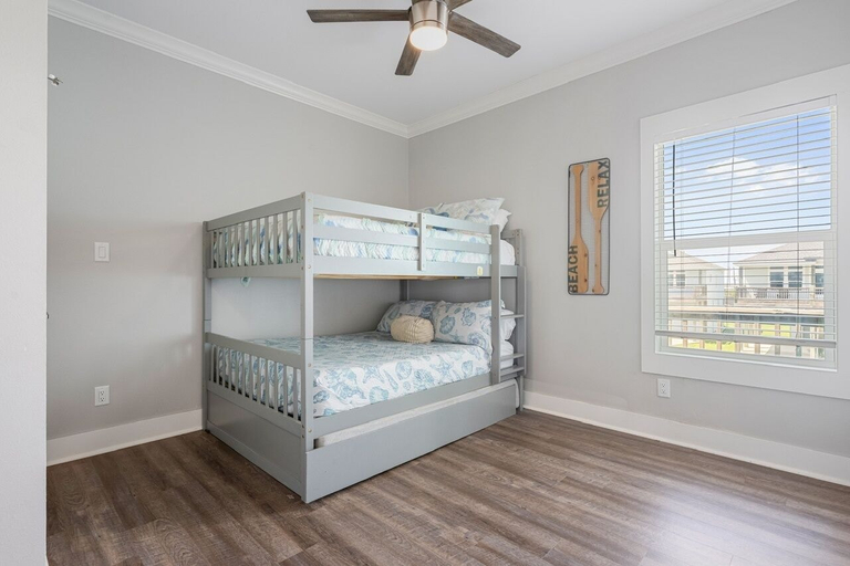 Room 3, Beach Please 3 Bedroom Home, Galveston
