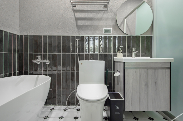 Bathroom 3, LONG STAY HERE, Tainan