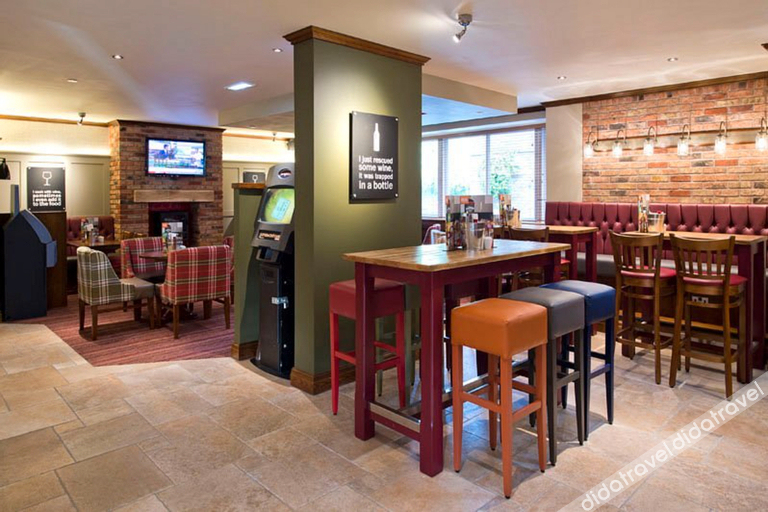 Food & Drinks 5, プレミア イン ウィガン - M6 ジャンクション 25, Wigan