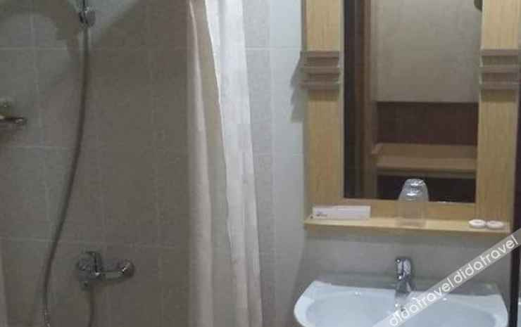 Bathroom, Ossa de Villa, Mimika