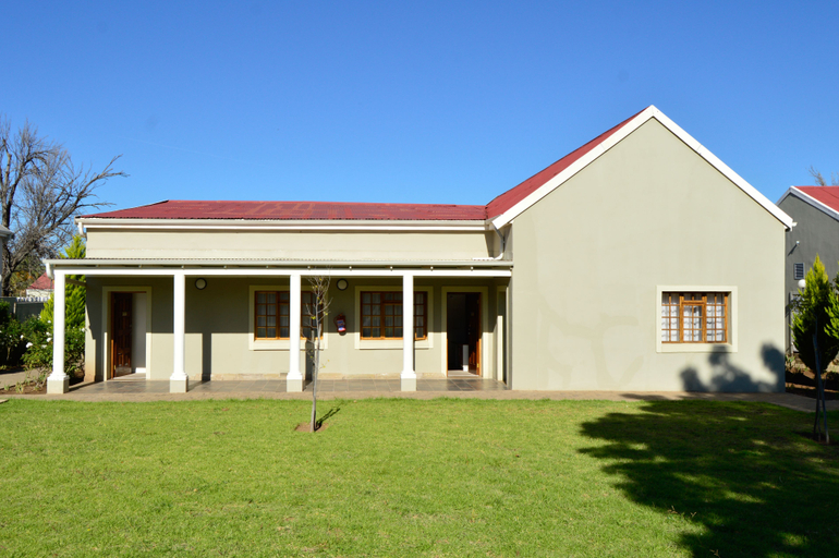 Others 2, Komani Resorts, Chris Hani
