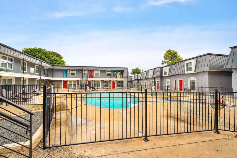 Others 4, Stylish 1BR Near UT Mueller Evonify, Travis