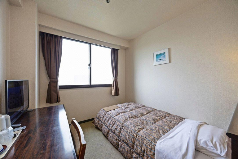 Bedroom 2, Grand Foret, Shikokuchūō