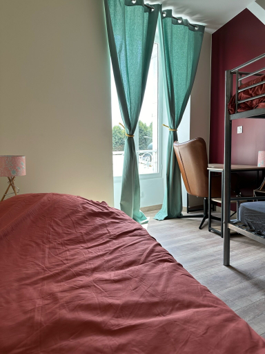 Bedroom 4, 5 Pl. Marcadieu, Hautes-Pyrénées