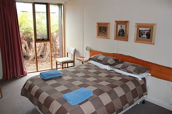 Others 1, Tullah Lakeside Lodge, West Coast