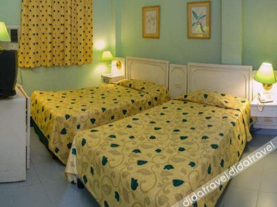 Others 5, Hotel Vedado, Centro Habana