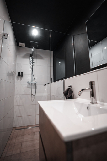 Bathroom 3, The Aquarium, Groningen