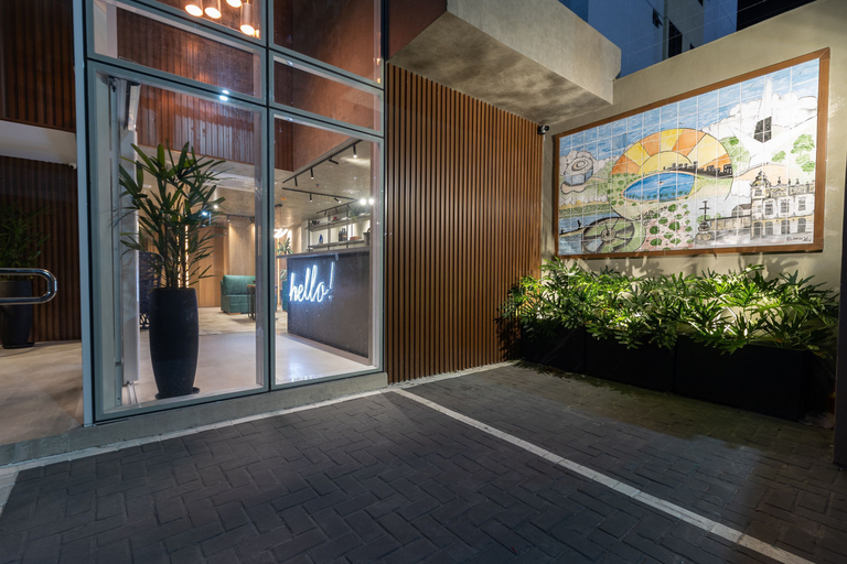 Exterior & Views